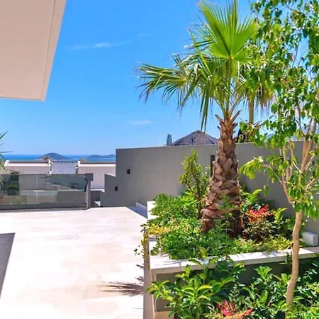6 Bedroom Luxury - Kalamar Bay Private Heated Pool *