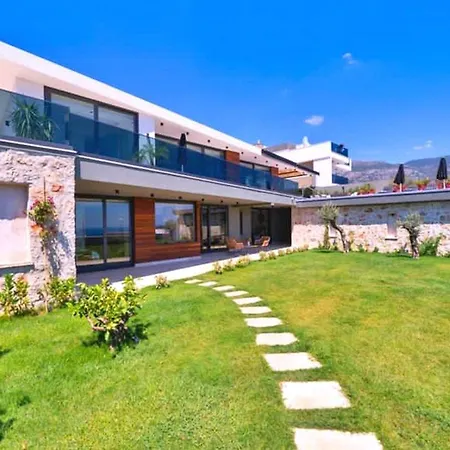 6 Bedroom Luxury - Kalamar Bay Private Heated Pool Villa