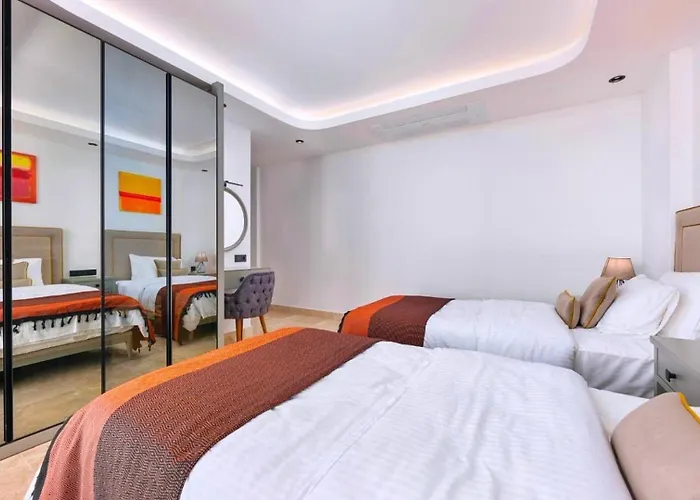 6 Bedroom Luxury - Kalamar Bay Private Heated Pool *